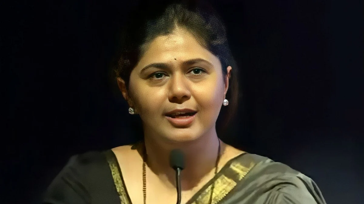 पवार साहेब मोठे नेते आहेत, वय पाहून वॉर्निंग देऊन केतकीला सोडून द्यावं - पंकजा मुंडे