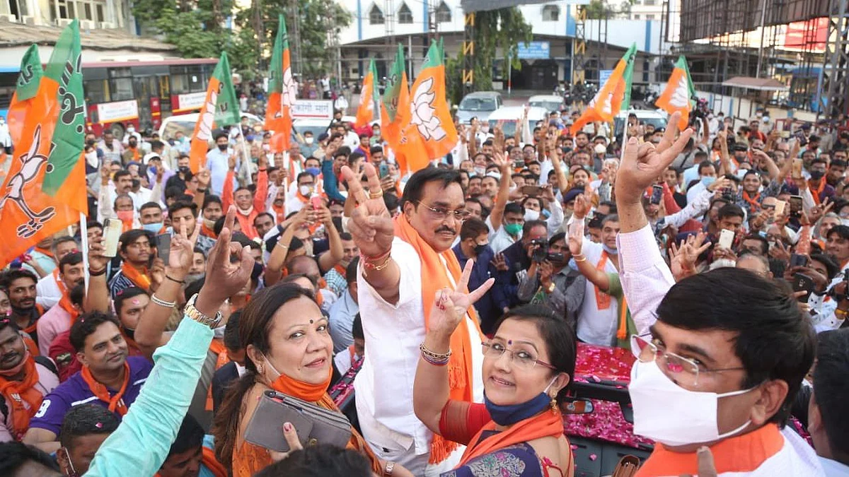 महाराष्ट्राचा माणूस गुजरात भाजपच्या नेतृत्वपदी कसा?, केजरीवालांनी भाजपला पकडलं खिंडीत