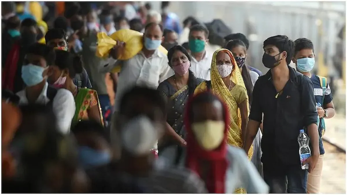 महाराष्ट्रात पुन्हा एकदा मास्क सक्ती होणार? मुख्यमंत्र्यांची टास्कफोर्ससोबत बैठक