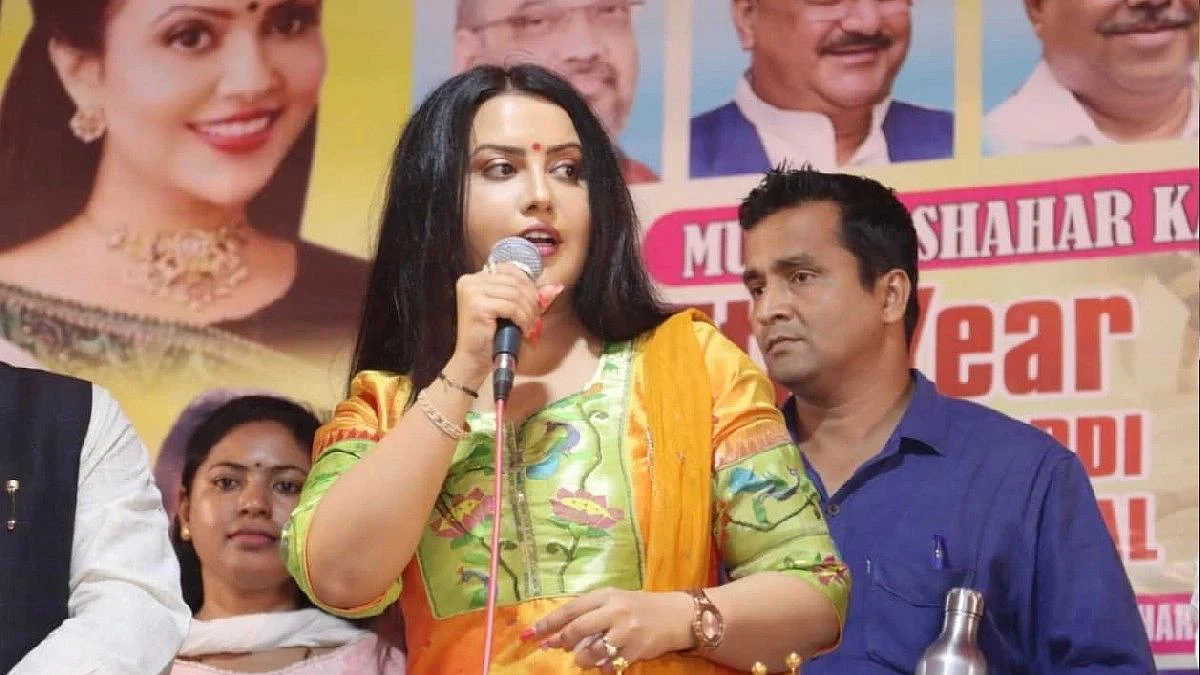 अमृता फडणवीस गाणार 'या' प्रसिद्ध गायकासोबत गाणं, ट्विटरवर केली घोषणा