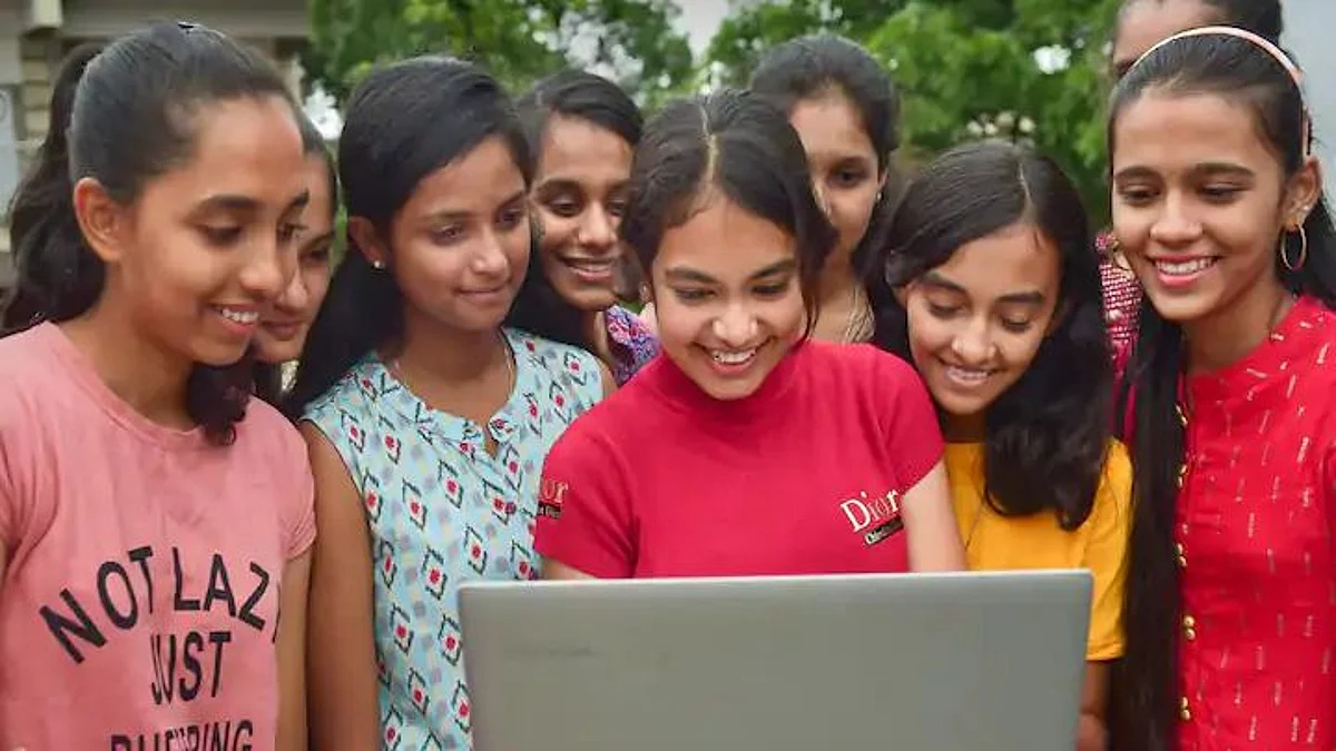 HSC Result 2022: निकालाची प्रतीक्षा संपली, बुधवारी दुपारी १ वाजता जाहीर होणार निकाल