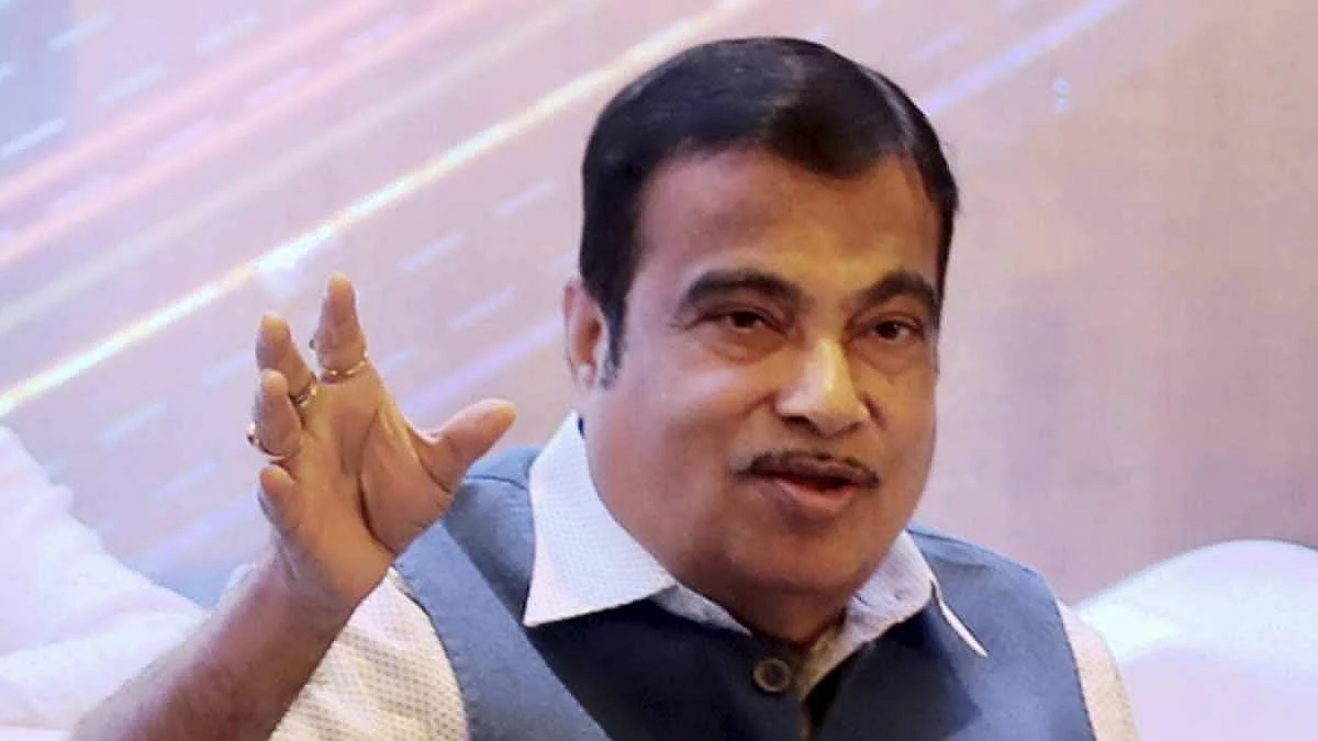 Nitin Gadkari : चुकीच्या पद्धतीने पार्क केलेल्या गाडीचा फोटो काढा, ५०० रूपये मिळवा