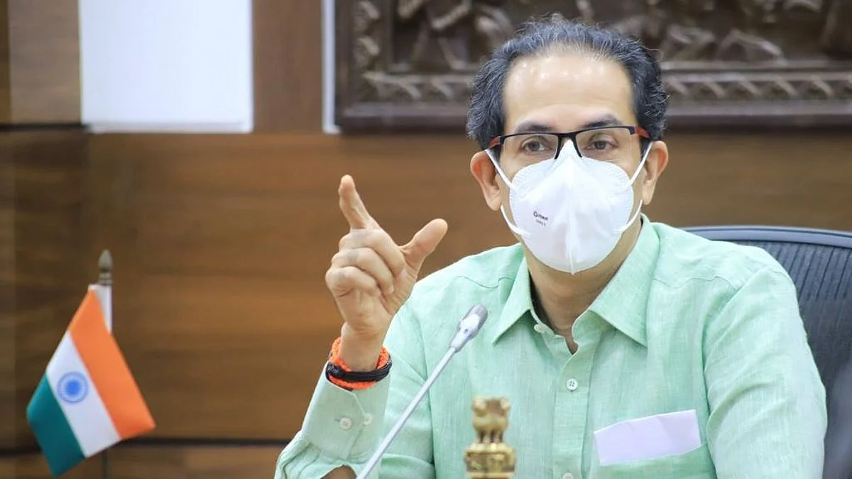 ठाकरे सरकार राहणार की पडणार?, मुख्यमंत्री ठाकरेंचा संवाद सुरु