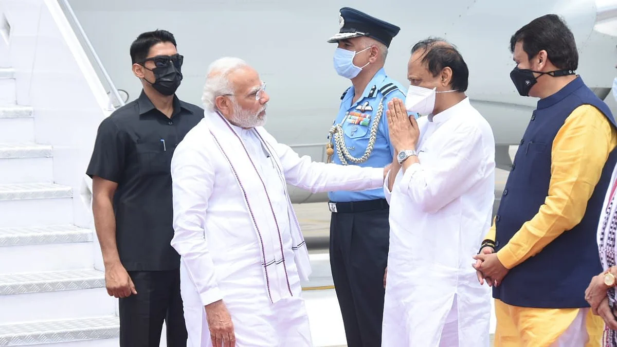 देहू: 'फडणवीस स्वत:ला महाराष्ट्राचे मुख्यमंत्रीच समजतात', अजितदादांना भाषण न करु दिल्याने NCP नेत्या भडकल्या