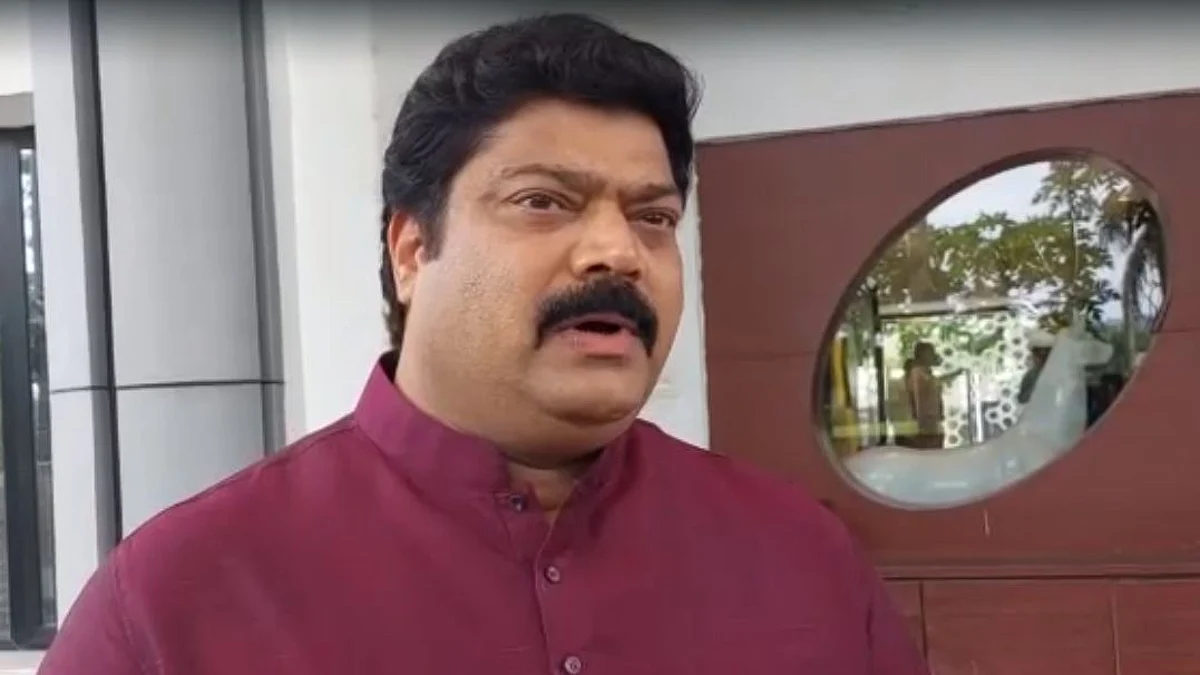 'दोन मतांसाठी गुडघे टेकून...', 'त्या' दर्शनाची आठवण करुन देत राजू पाटलांची शिवसेनेवर टीका