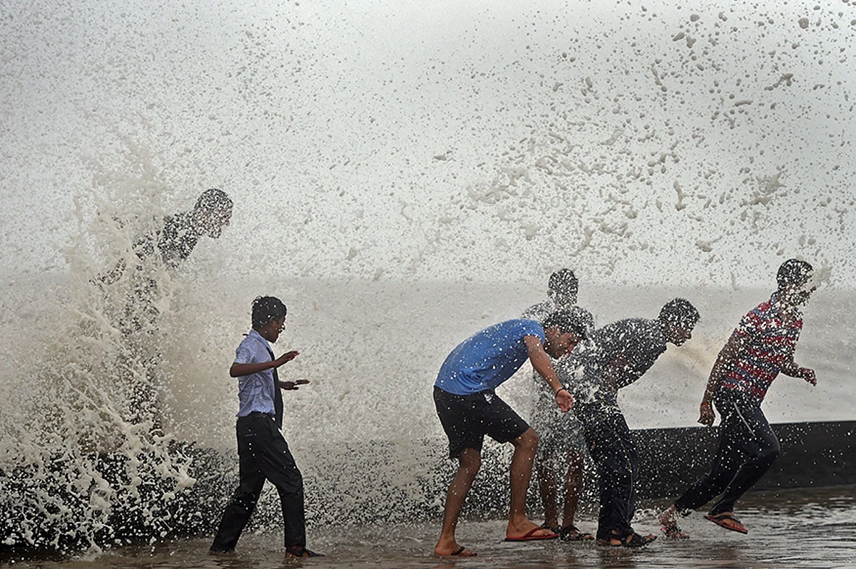 Beaches in Mumbai will be opened for general public only between 6 am to 10 am during the period of orange and red alert