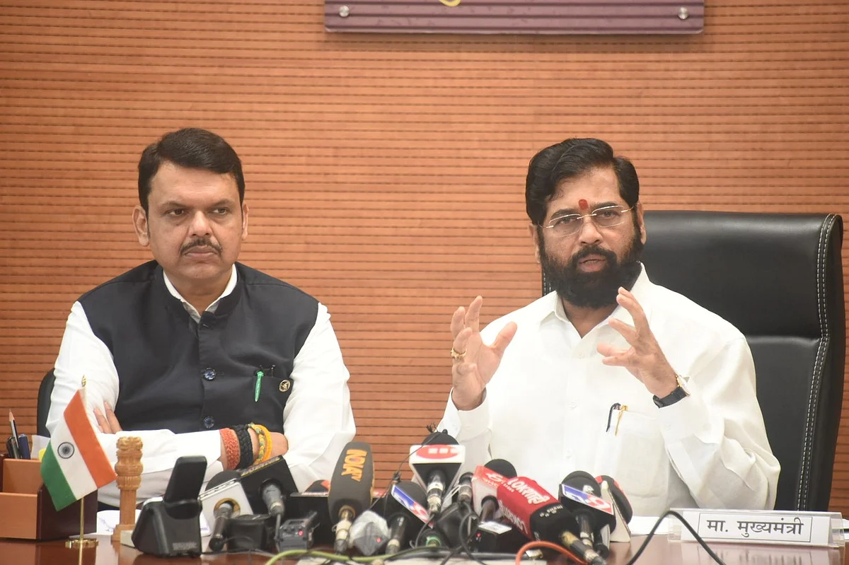 Maharashtra government announce reduce price in petrol and diesel