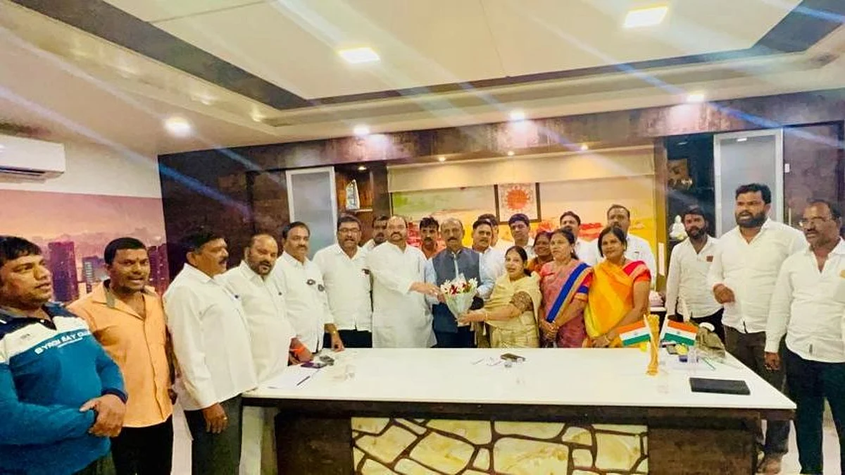 Another setback for Uddhav Thackeray, former Akola MLA Gopikishan Bajoria in Eknath Shinde group