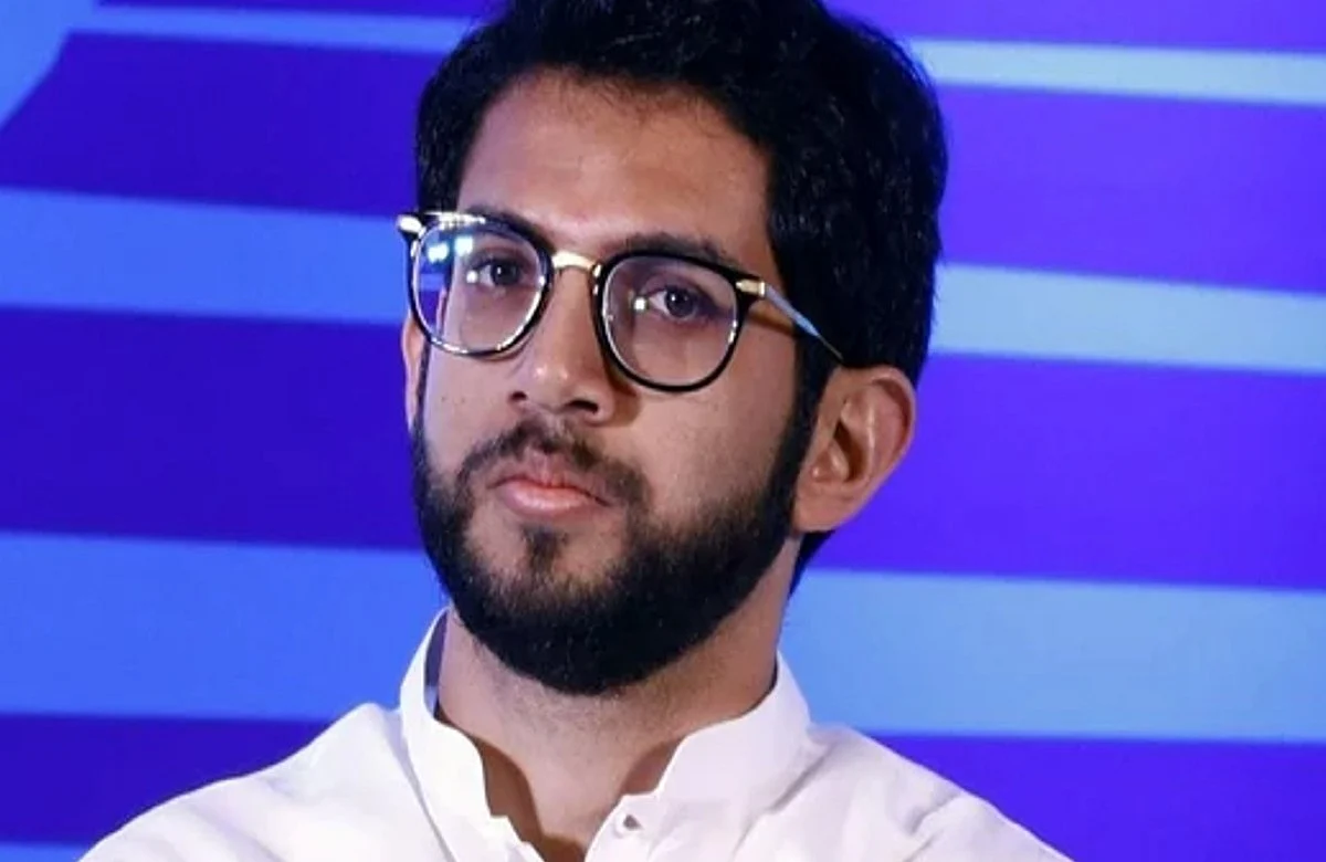 Aditya Thackeray Criticized Eknath Shinde and Devendra Fadnavis