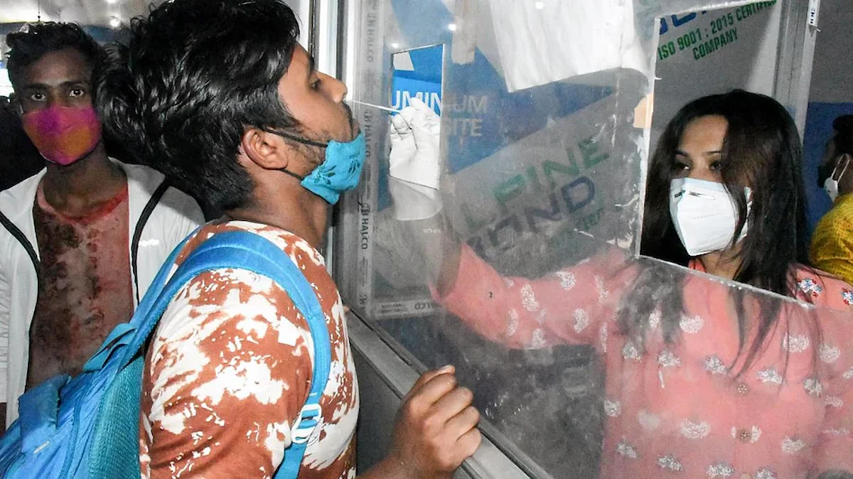 corona virus in india covid cases deaths delhi maharashtra corona fourth wave weekly data
