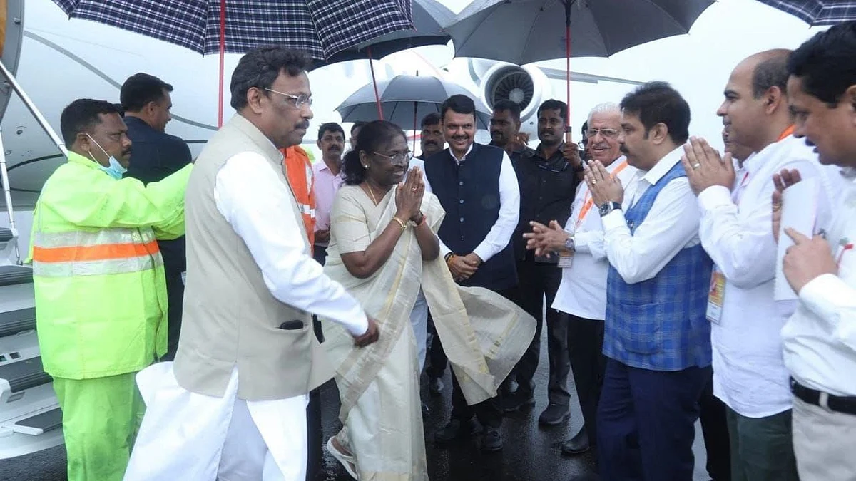 Presidential Election 2022: Draupadi Murmu enters Mumbai; Devendra Fadnavis along with Eknath Shinde welcomed