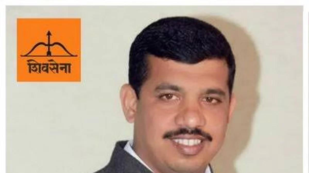 पुण्यात उद्धव ठाकरेंना धक्का, सलग तीनवेळा नगरसेवक असलेले नेते शिंदे गटात सामील