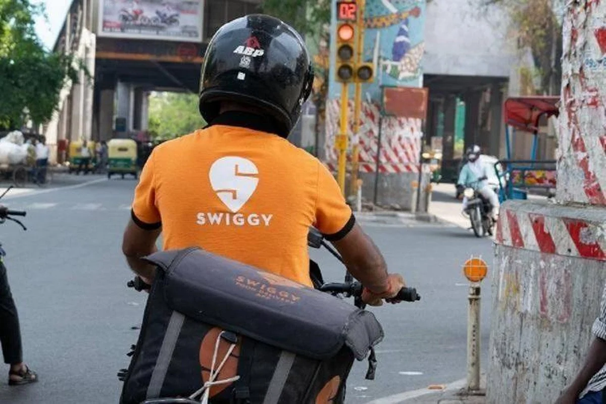 Knife attack on swiggy boy in Pune, incident happened after he demanded money for biryani parcel