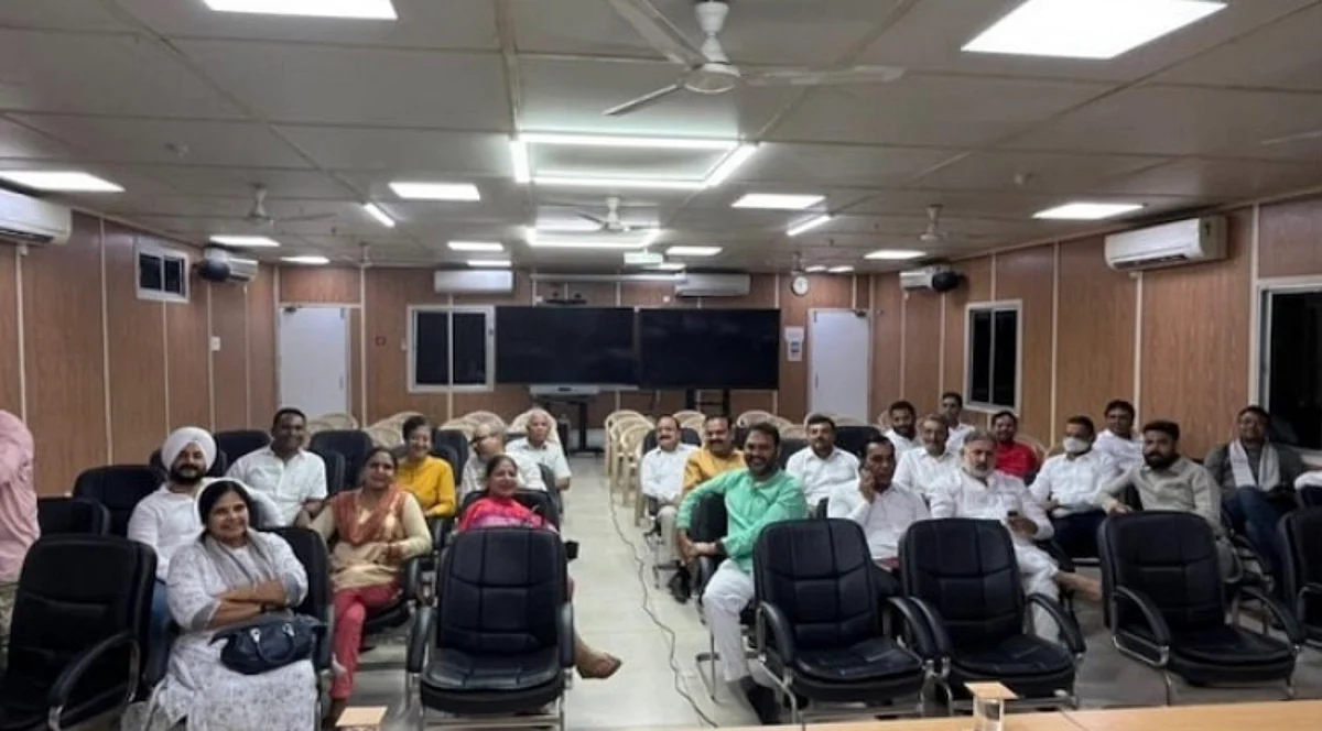 Delhi aap party meeting