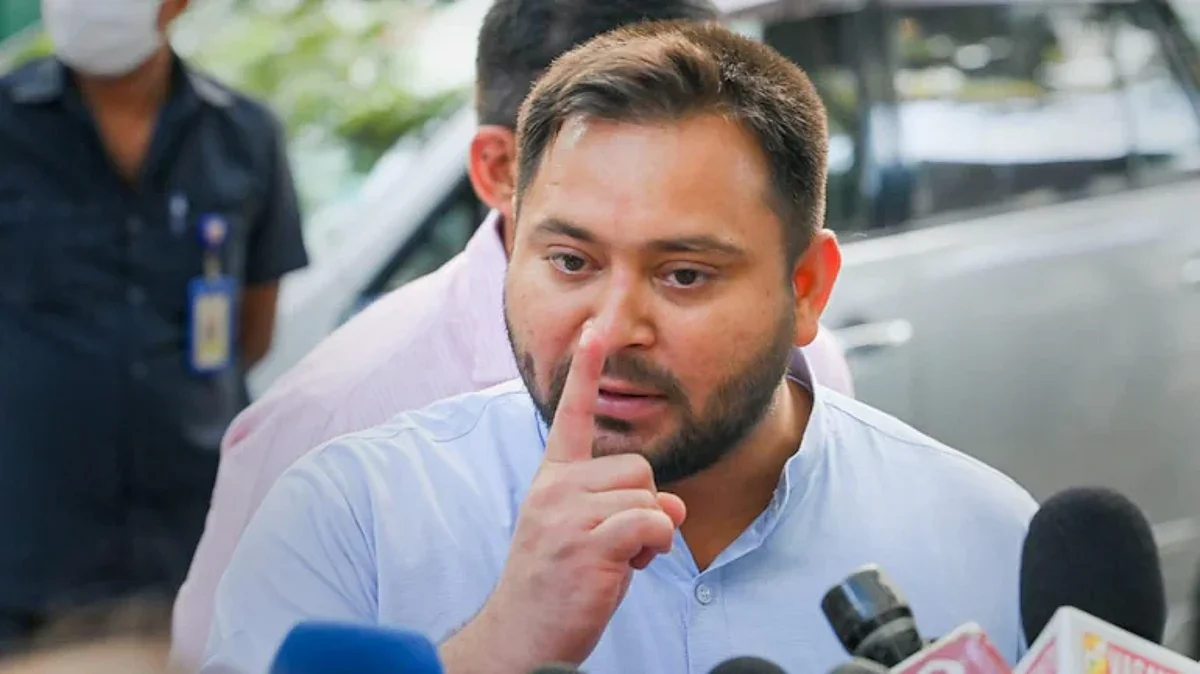 नवीन गाड्या नाही, वयानं मोठ्या व्यक्तींना पाया पडू देऊ नका; तेजस्वी यादव यांचे आरजेडी मंत्र्यांना निर्देश