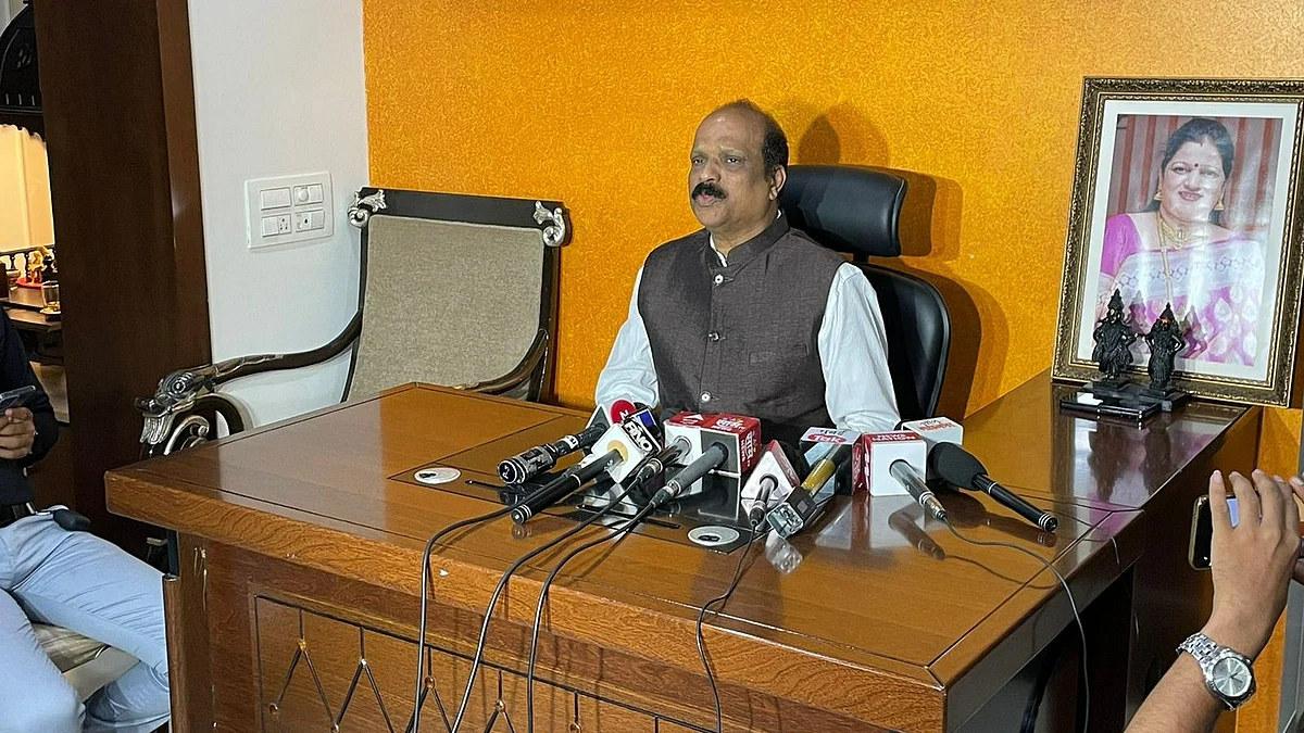 गोळीबार केल्याच्या आरोपावर सदा सरवणकर यांचा खुलासा; शिवसेनेवरच केला आरोप