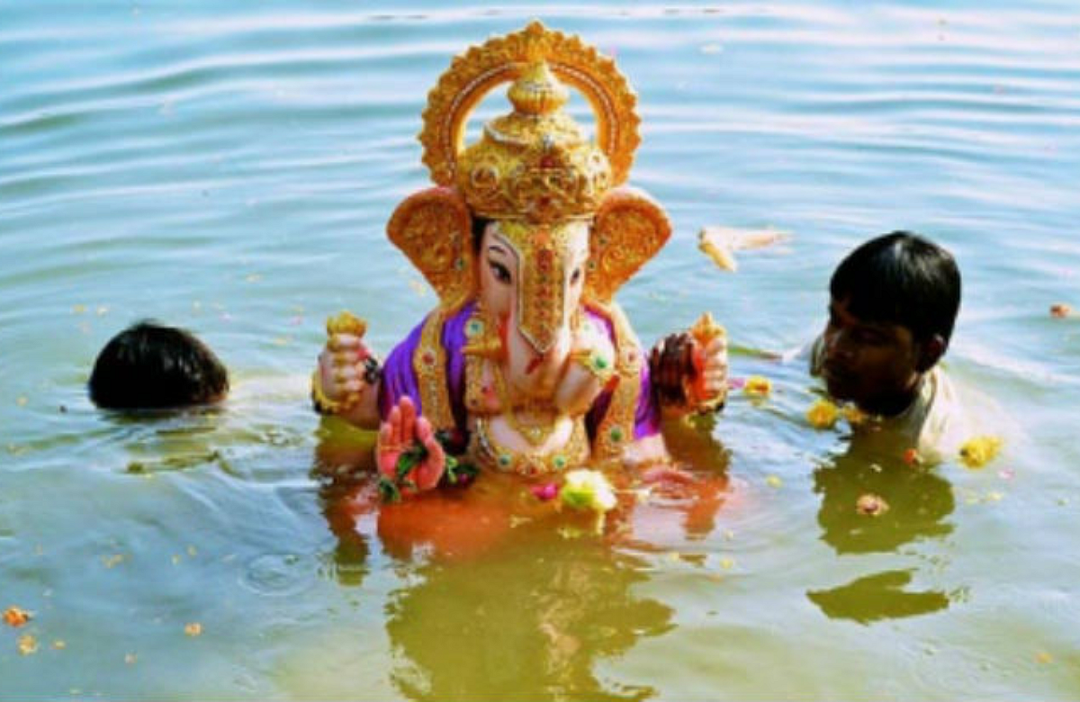 यवतमाळ : गणपती पाण्यात नीट बुडाल्याची खात्री करण्यासाठी गेलेल्या दोन मुलांचा बुडून मृत्यू