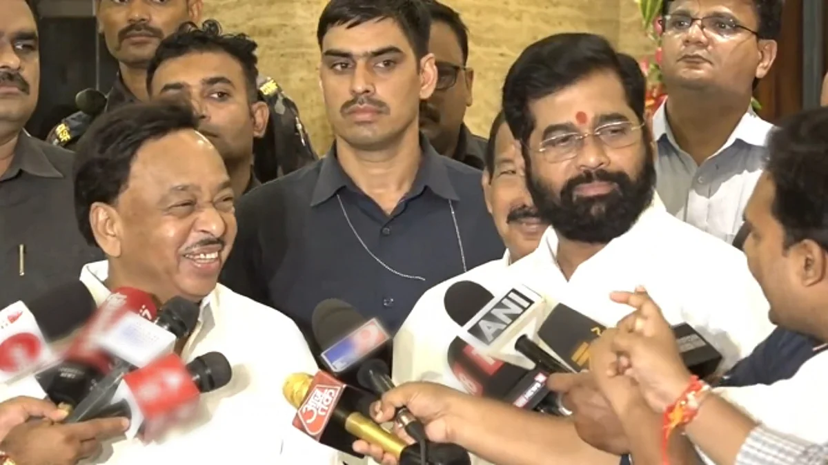 'शिल्लक राहिलेली काँग्रेस आम्ही वाटून घेऊ'; एकनाथ शिंदेंच्या समोर नारायण राणे काय म्हणाले?