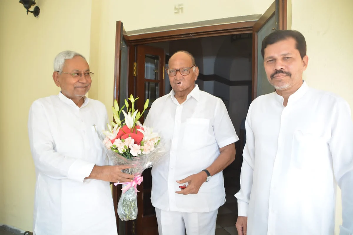 During the meeting between Nitish Kumar and Sharad Pawar, JDU MLAs from Maharashtra were also present