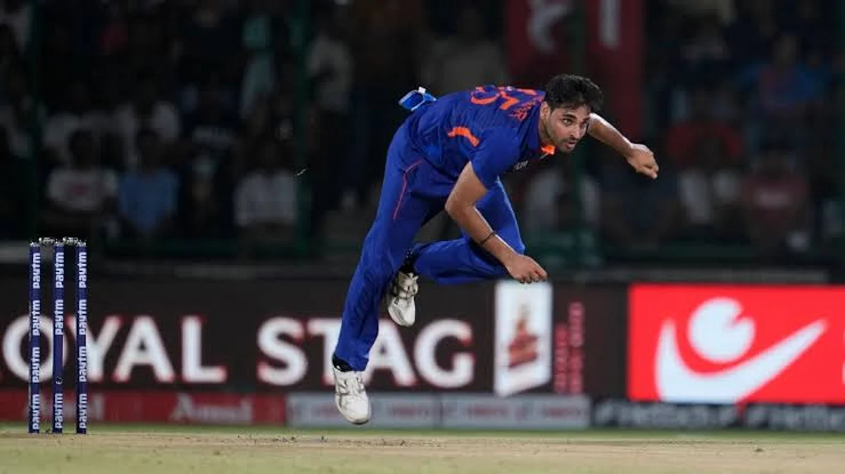 Asia cup 2022 : पाकिस्तान असो अथवा श्रीलंका दोन्ही सामन्यात भुवनेश्वरच्या त्या ओव्हरनं पारडं बदललं