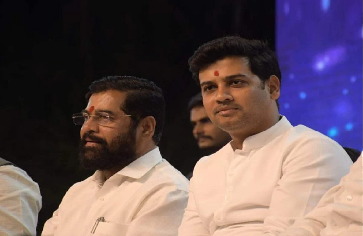 ncp targets CM eknath shinde srikant shinde viral photo on cm chair