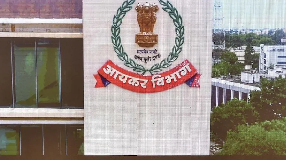 Exclusive: राजकीय पक्षांची करोडोंची कर चोरी, घड्याळाची दुकानं, झोपडपट्ट्या, फ्लॅट्समधून चालवतात पक्ष
