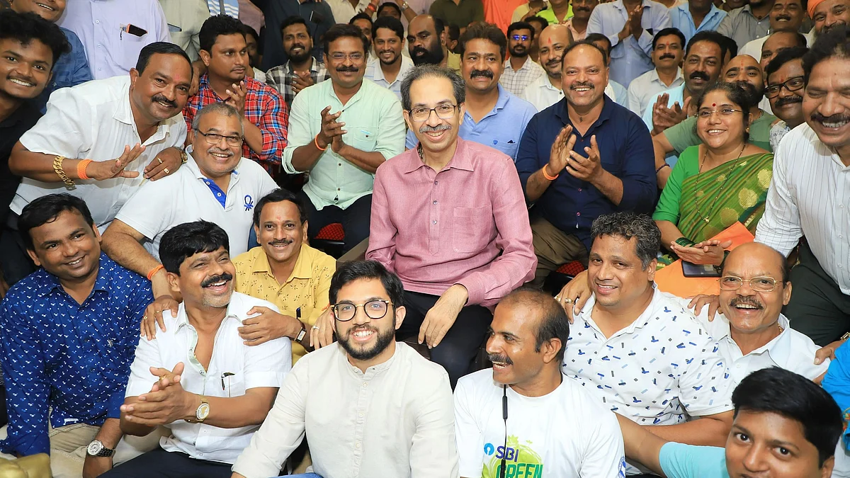 Shivsena worker meet Uddhav Thackeray at matoshree