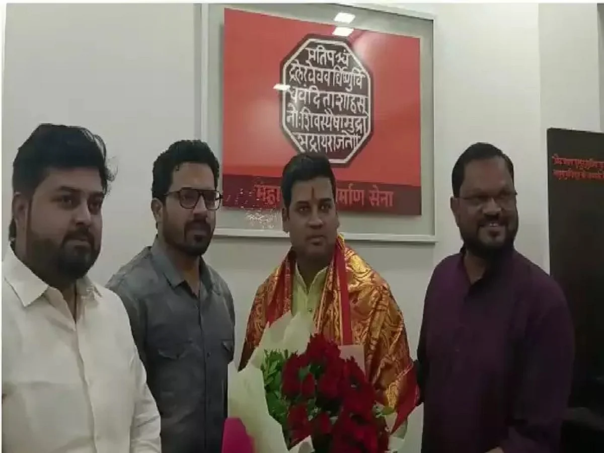 Shivsena Eknath Shinde Camp MP Shrikant Shinde Visits MNS Office in Dombivali Answers About Mahayuti