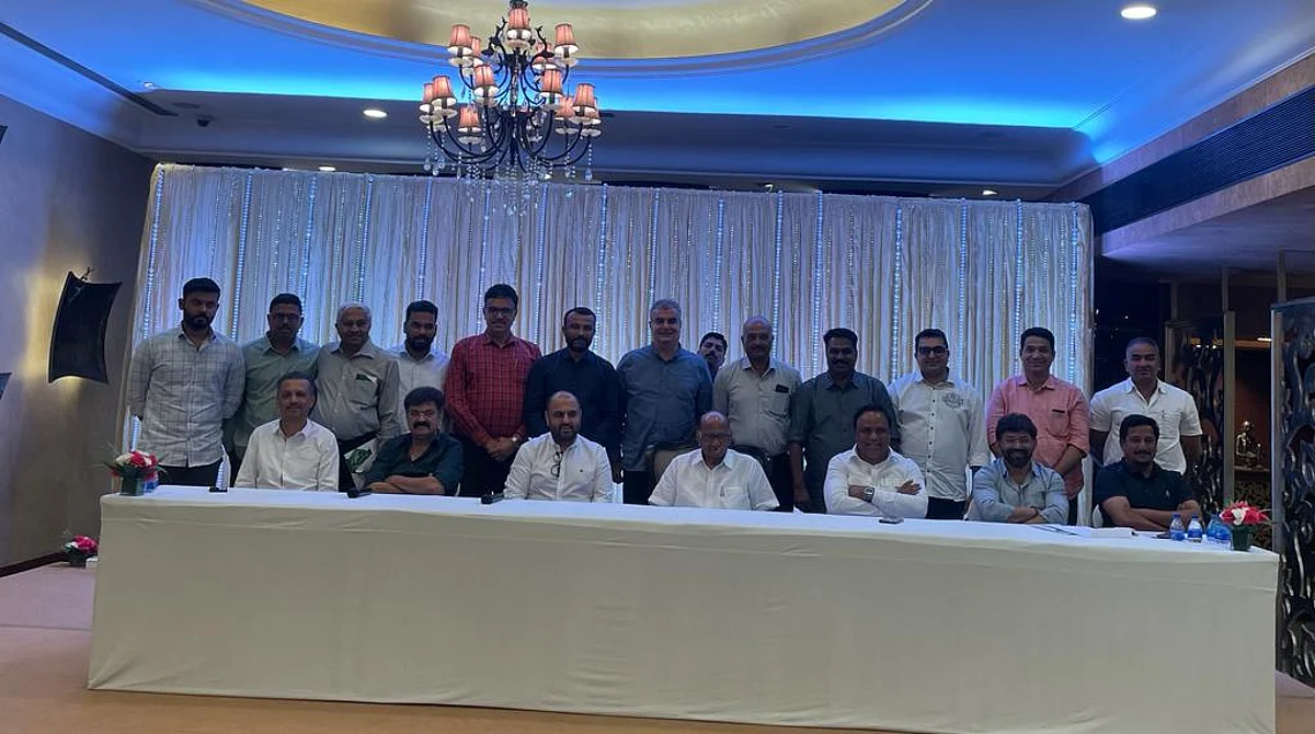 MCA Election: शरद पवारांनी बोलावली तातडीची बैठक, सर्वपक्षीय दिग्गजांमध्ये चर्चा