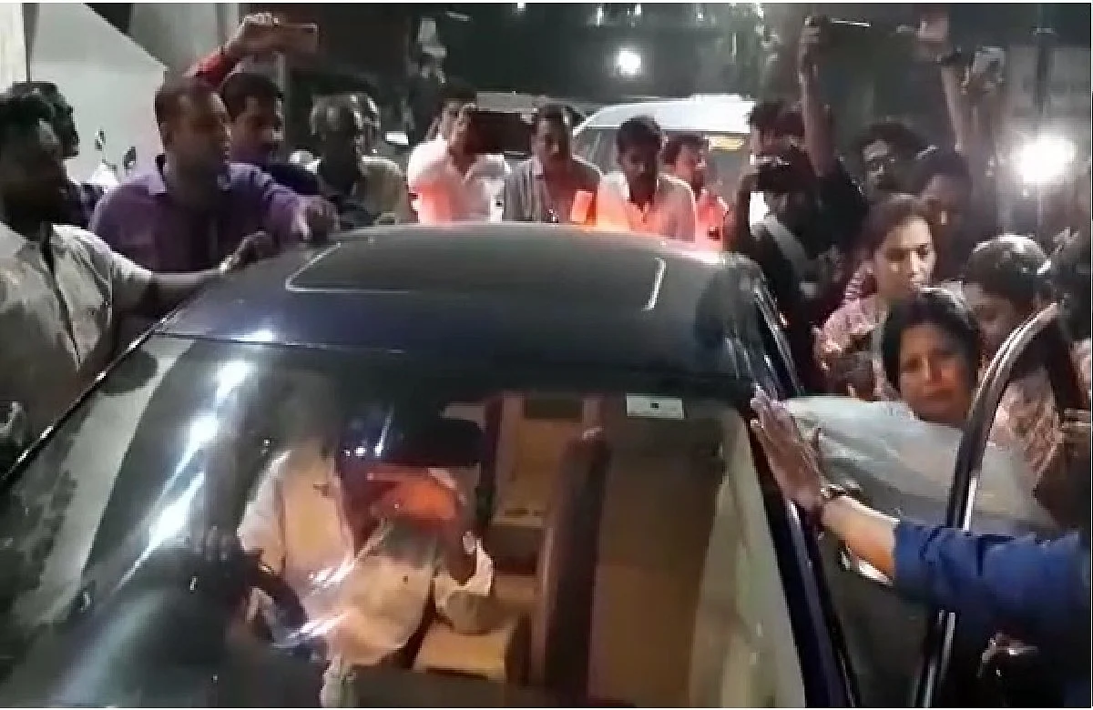 Why are the Police Detain me? Am I a terrorist? Asks Sushma Andhare in Jalgaon