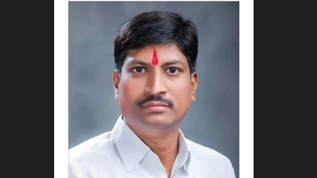 पत्नीच्या प्रचार सभेतच पतीचा मृत्यू