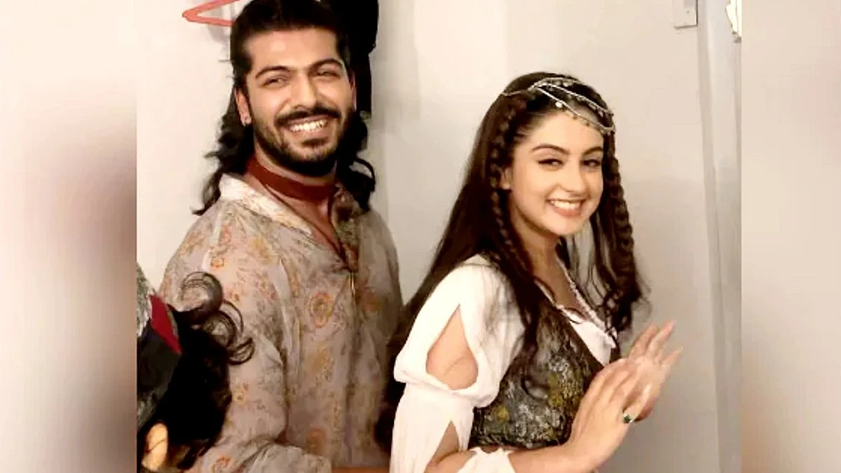 Tunisha sharma suicide case inquiry updates : shezan khan relation with another girl