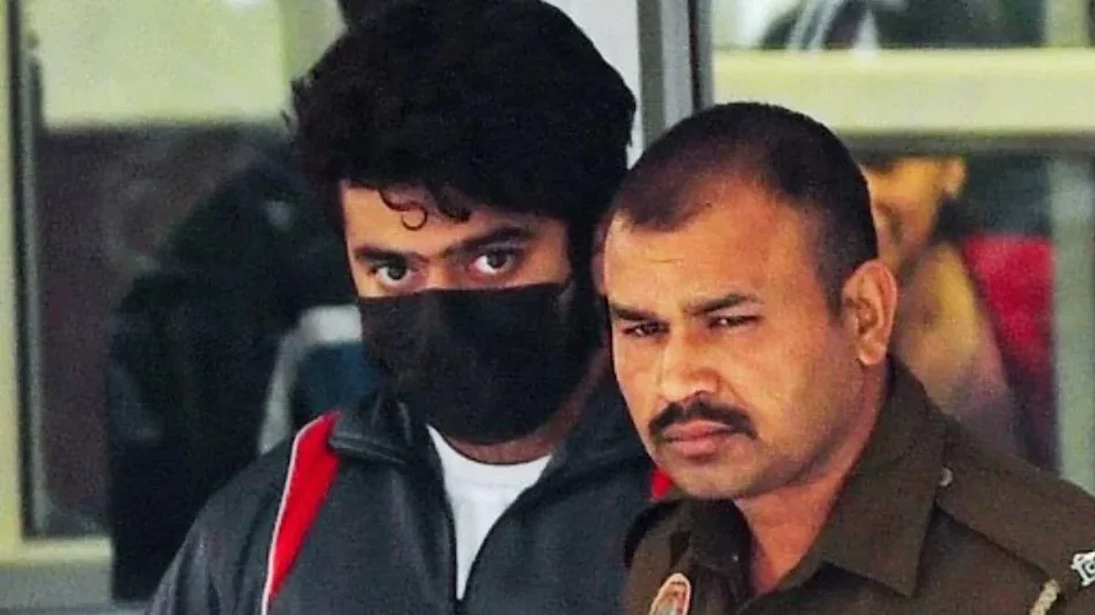 Shraddha walker murder suspect aftab plays chess alone for hours in tihar jail