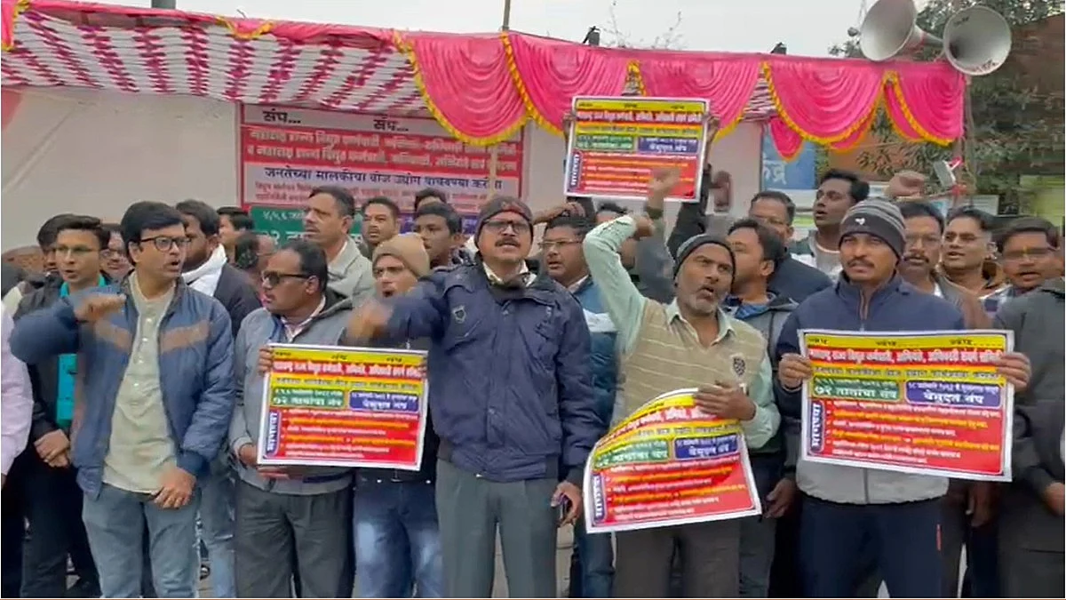 Mahavitaran, Mahapareshan and Mahanirmiti employees on strike for three days