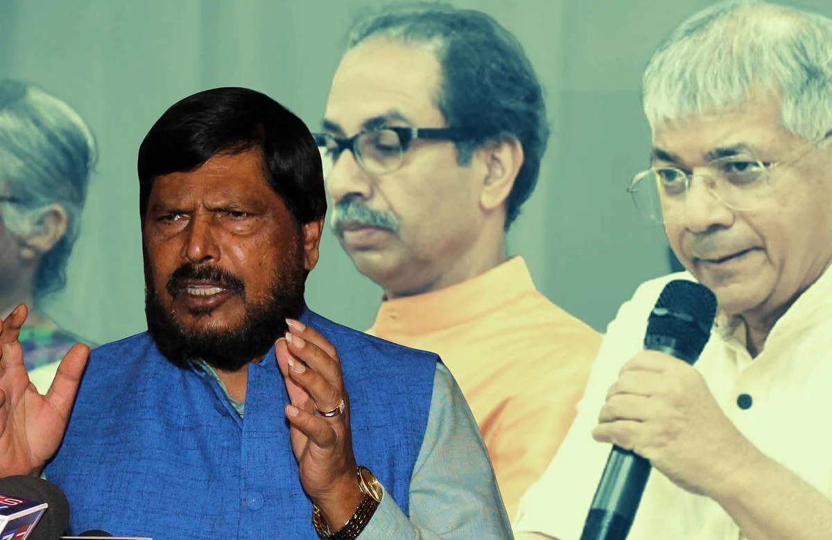उद्धव ठाकरेंसोबत 'फक्त वंचित शक्ती' : नव्या आघाडीची आठवलेंकडून खिल्ली