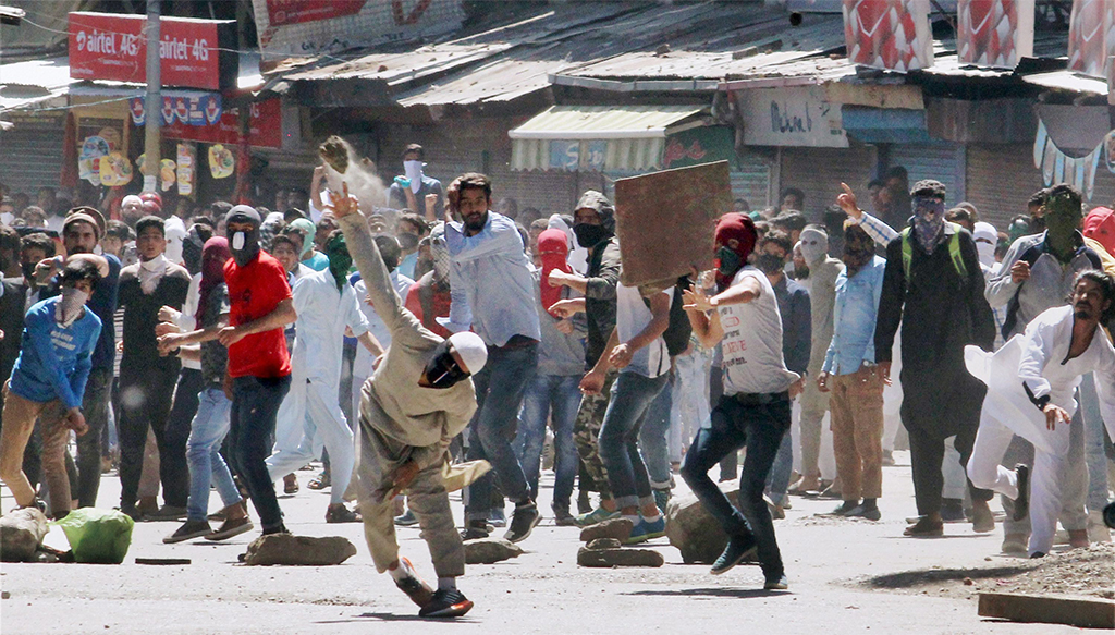 Protestors clash with security forces in Kashmir
