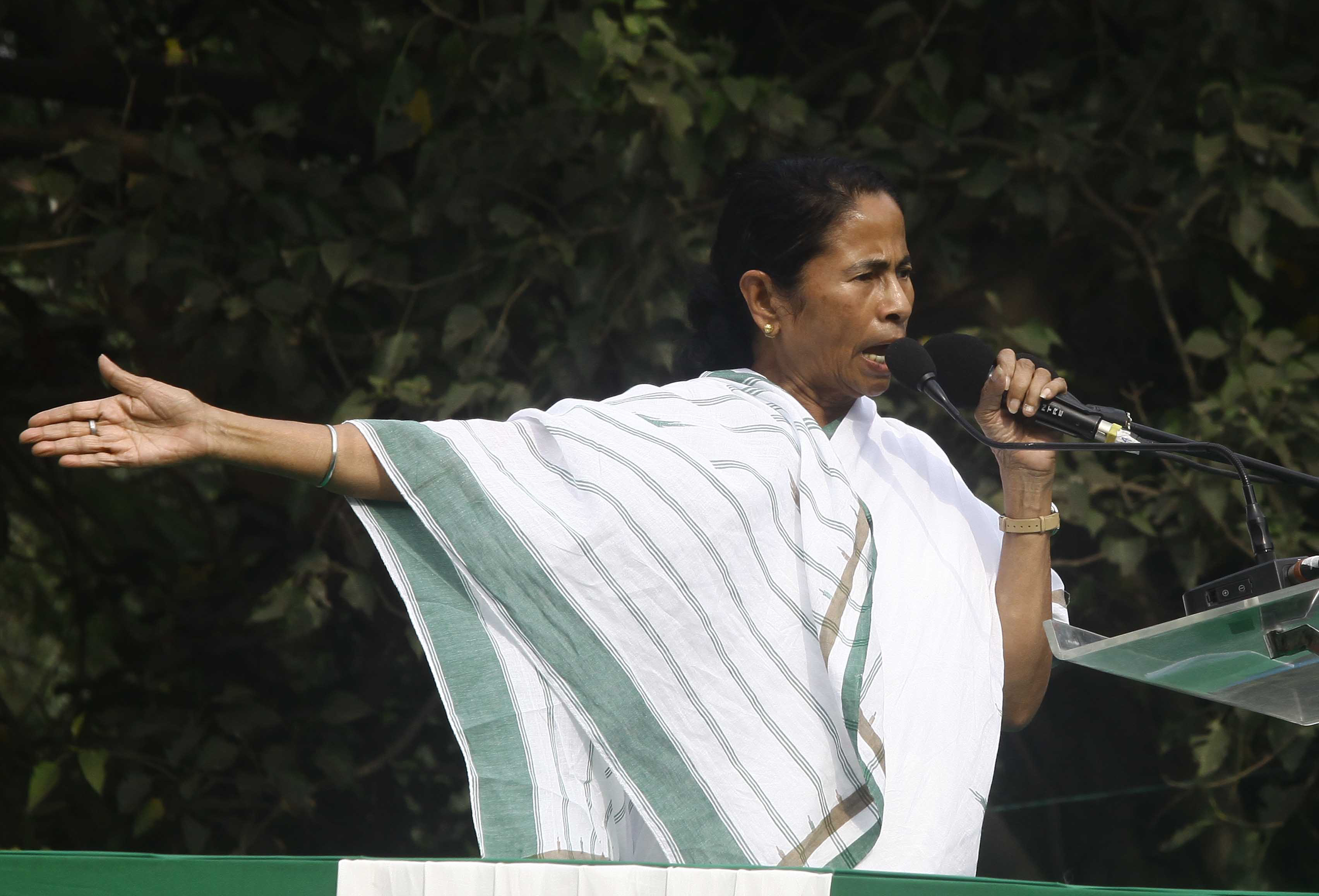 Sikkim fuelling Darjeeling unrest for its own benefit, says Mamata