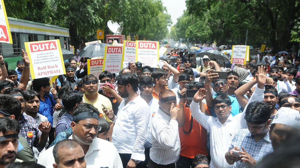 DU teachers on warpath over sacking of ad hoc colleagues