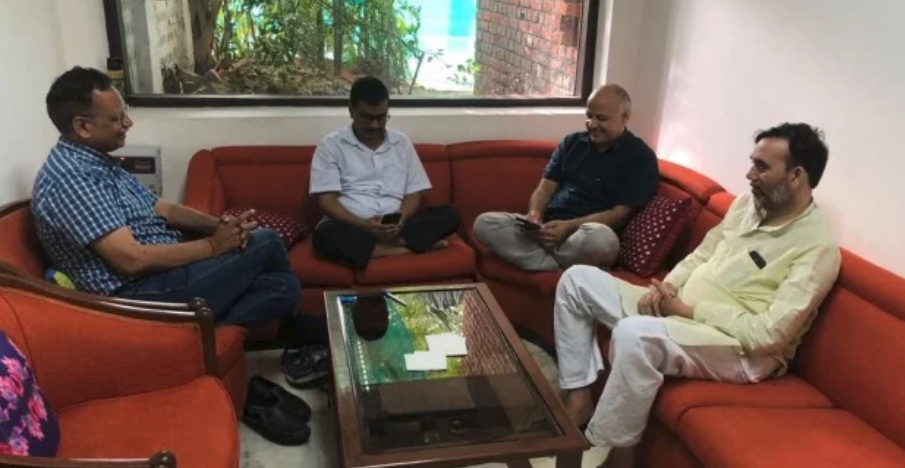 Delhi HC asks who authorised Kejriwal’s sit-in at LG’s office