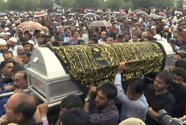 Time for Kashmiris to throw away the gun