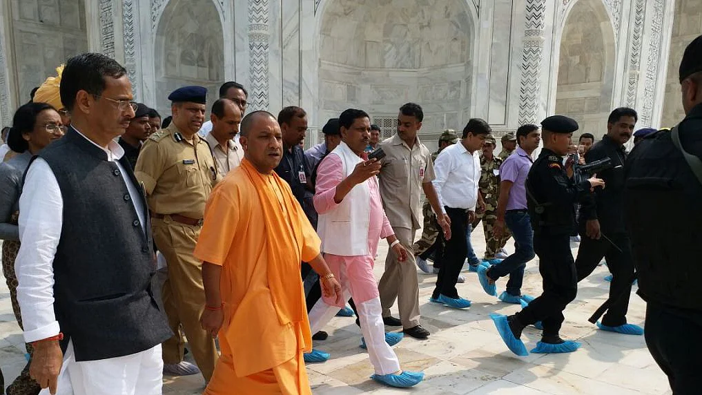 VHP men vandalise western gate of Taj Mahal in Yogi’s ‘peaceful’ UP: reports