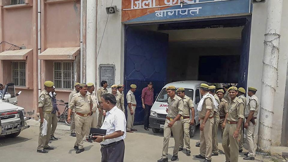 Just who asked the police to divert Munna Bajrangi’s van to Baghpat?