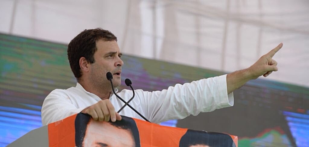 Rahul alleges journos being threatened, told not to report on Rafale deal