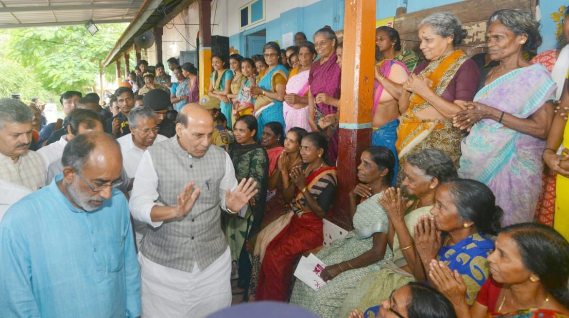 Flood-hit Kerala seeks ₹ 8,316 cr; Rajnath releases ₹100 cr