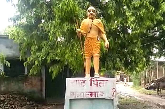 Mahatma Gandhi statue painted saffron in Yogi’s UP; probe ordered