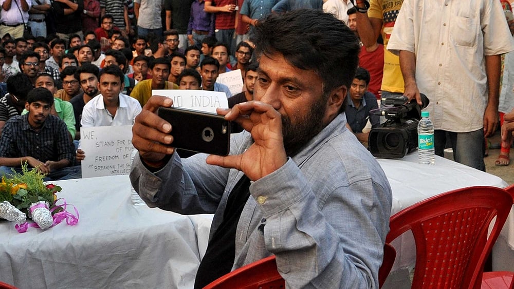 After Tanushree S Allegation Vivek Agnihotri Asked To Draw Up A List Of Urbanperverts Writes hindi/urdu poetry, english articles on. allegation vivek agnihotri