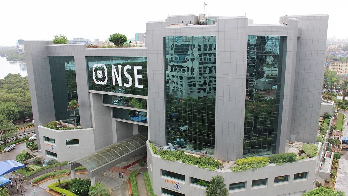 Rupee On An All Time Low Bse Sensex Loses Over 170 Points