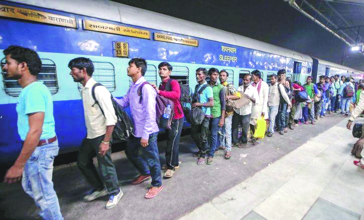 Gujarat: Migrant workers’ exodus spell trouble