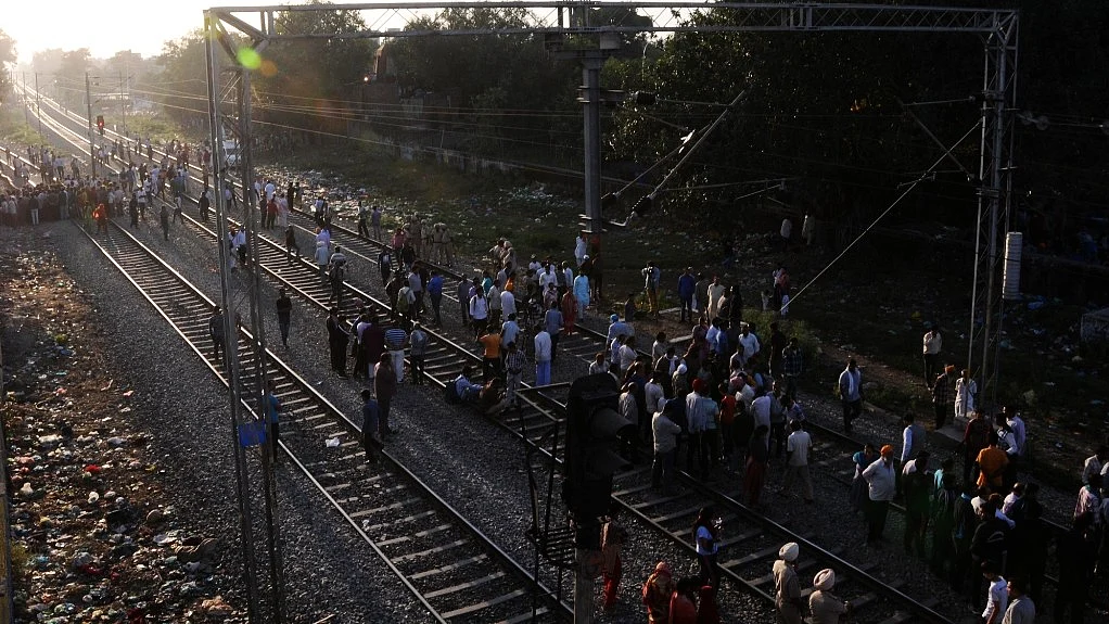 Amritsar train tragedy: Police injured as protesters take to stone-pelting