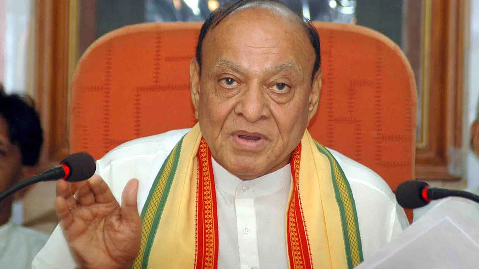 Vaghela taunts Modi on ‘Statue of Unity’, asks him to first unite CBI